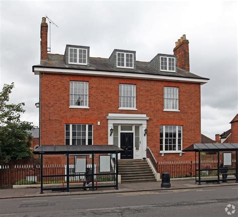 20 Broad Street, Wokingham, RG40 1AH .